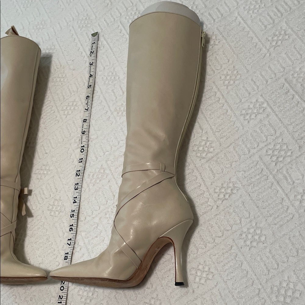Manolo Blahnik Ivory Borneola  Boots Creme Calf Leather heeled bow straps - Picture 14 of 17